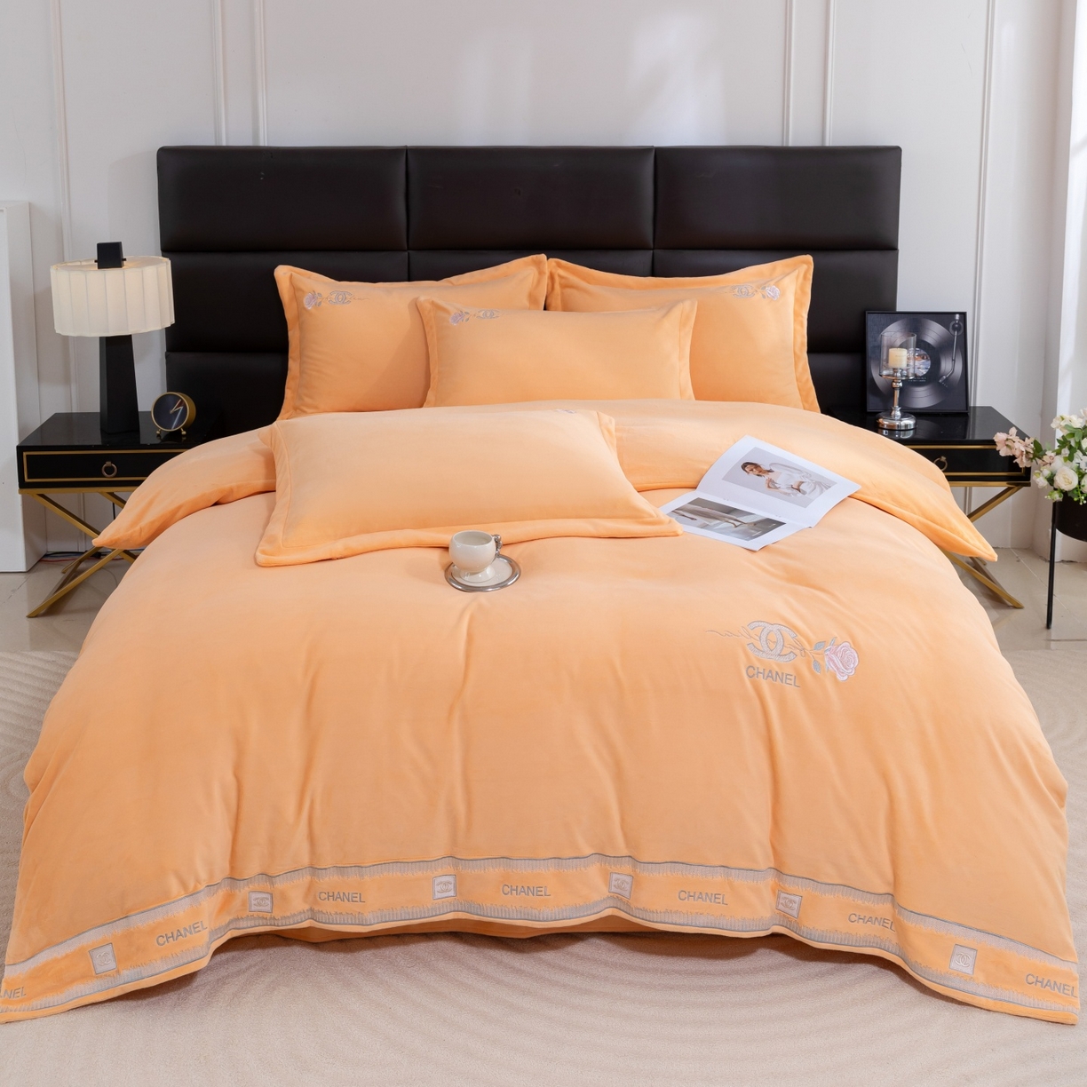 91家纺网 家纺一手货源 找家纺 优姿家纺 2025新款75D全光慕丝绒保暖四件套-贵族生活 贵族生活-杏黄