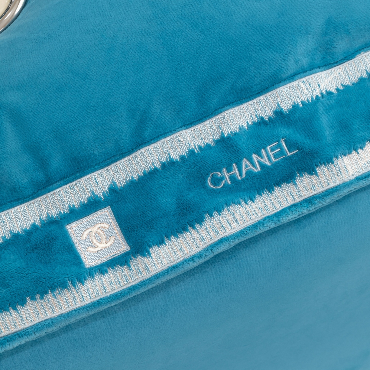 91家纺网 家纺一手货源 找家纺 优姿家纺 2025新款75D全光慕丝绒保暖四件套-贵族生活 贵族生活-宝石蓝