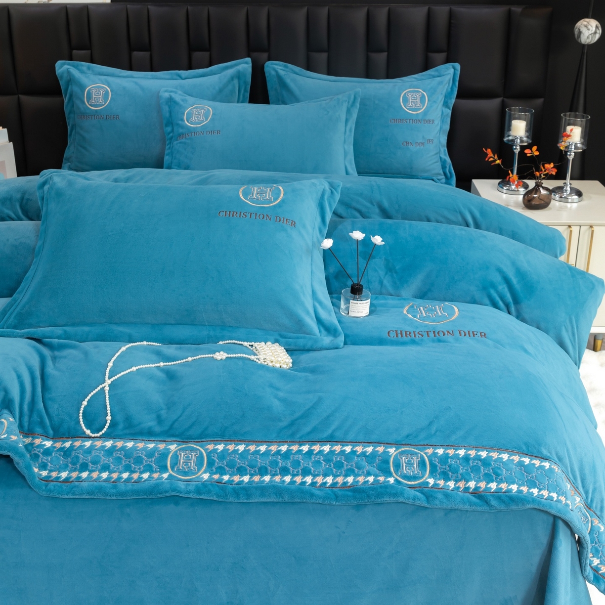 91家纺网 家纺一手货源 找家纺 （总）优姿家纺 2025新款75D全光慕丝绒保暖四件套-摩登时代