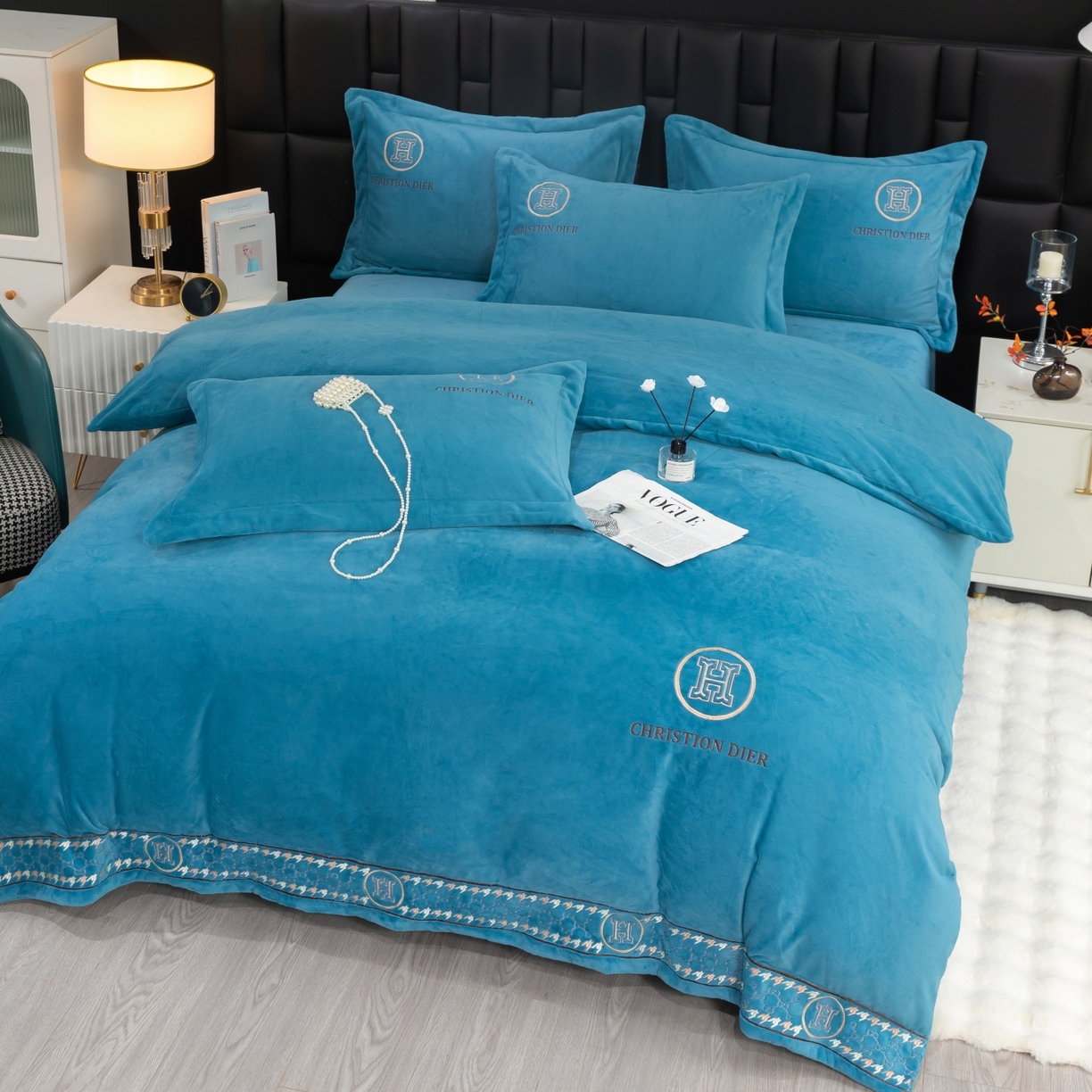 91家纺网 家纺一手货源 找家纺 优姿家纺 2025新款75D全光慕丝绒保暖四件套-摩登时代 摩登时代-宝石蓝