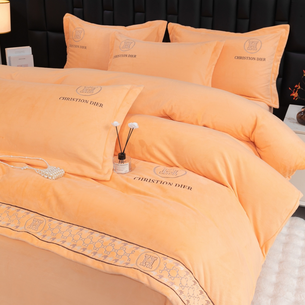 优姿家纺 2025新款75D全光慕丝绒保暖四件套-摩登时代 摩登时代-杏黄