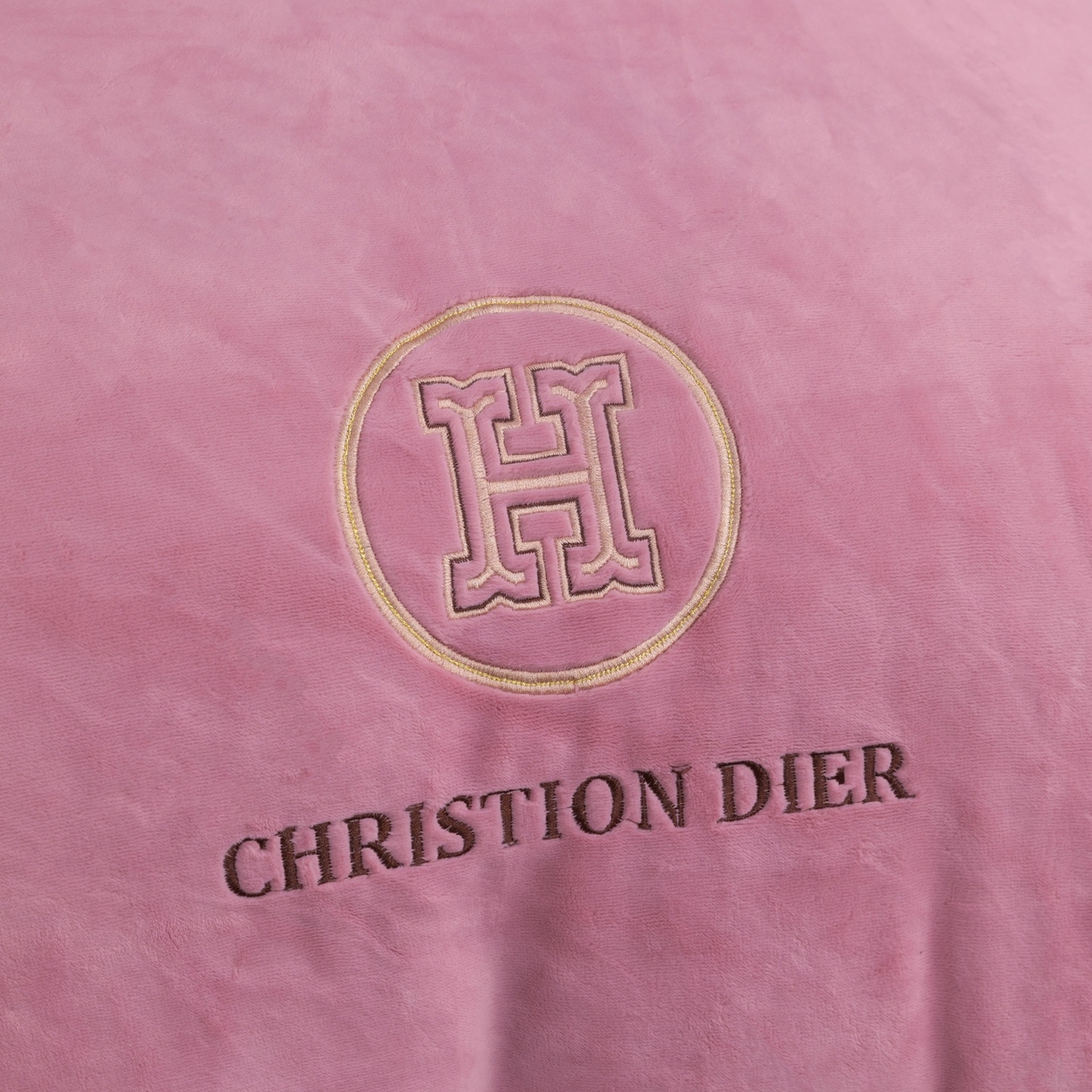 91家纺网 家纺一手货源 找家纺 优姿家纺 2025新款75D全光慕丝绒保暖四件套-摩登时代 摩登时代-皮红