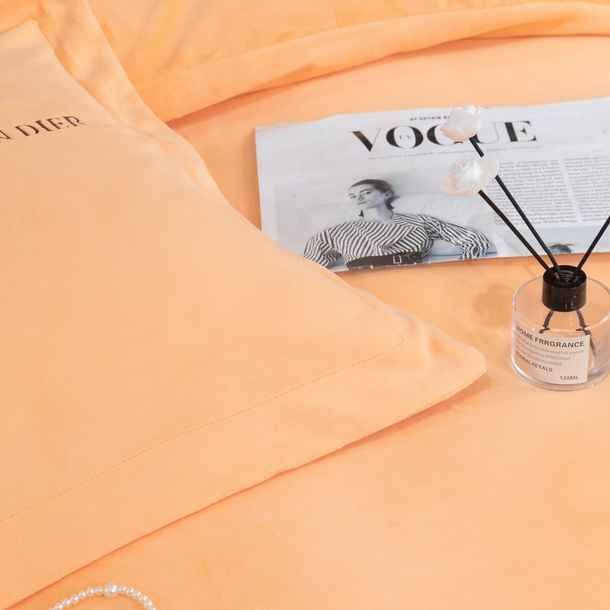 91家纺网 家纺一手货源 找家纺 优姿家纺 2025新款75D全光慕丝绒保暖四件套-摩登时代 摩登时代-杏黄