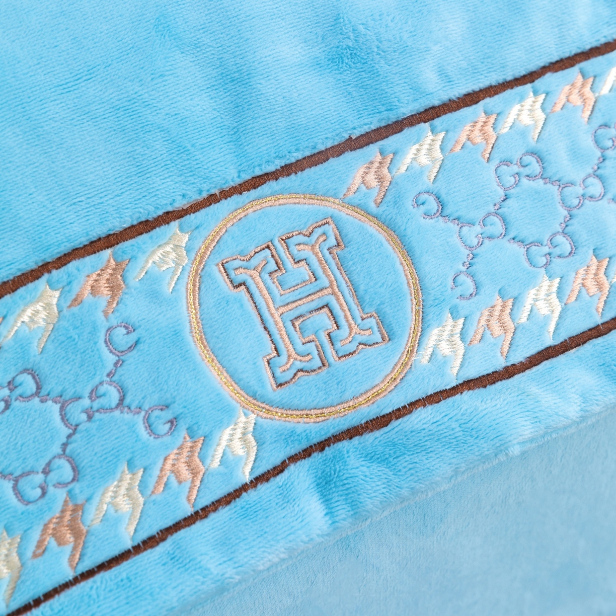 91家纺网 家纺一手货源 找家纺 优姿家纺 2025新款75D全光慕丝绒保暖四件套-摩登时代 摩登时代-天兰