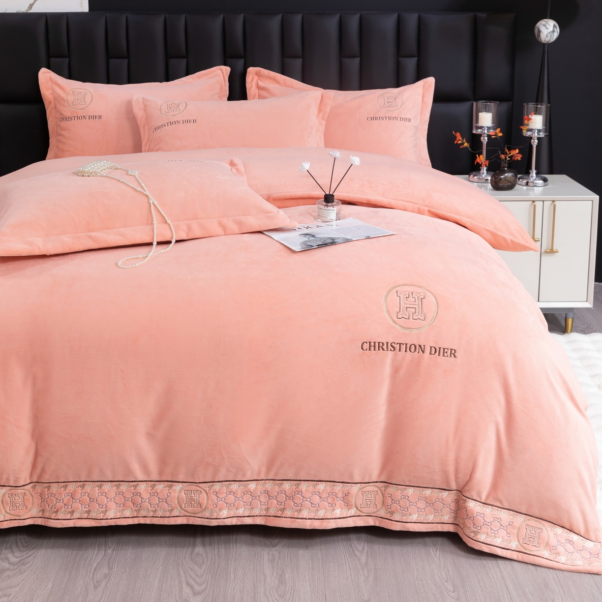 91家纺网 家纺一手货源 找家纺 优姿家纺 2025新款75D全光慕丝绒保暖四件套-摩登时代 摩登时代-粉玉