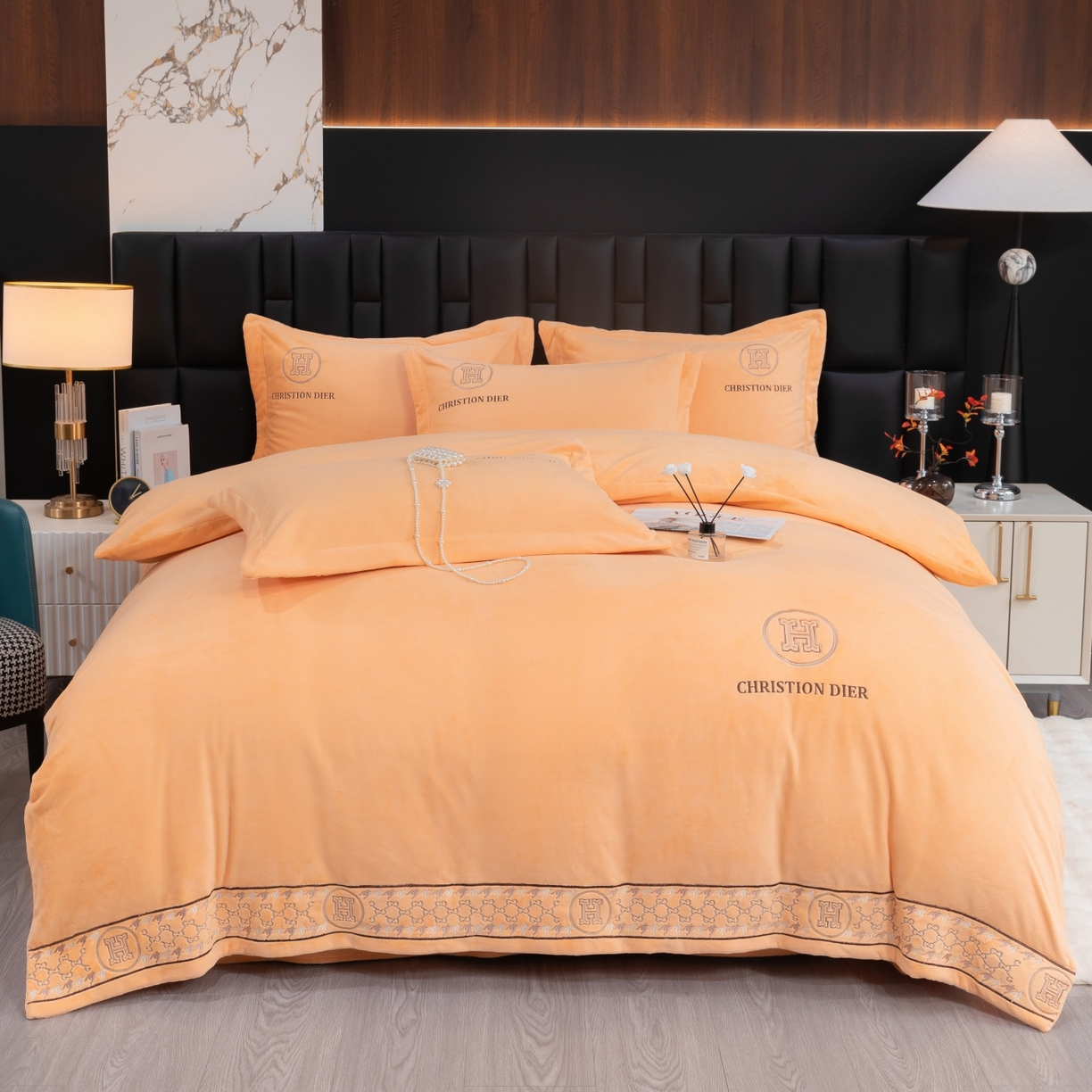 91家纺网 家纺一手货源 找家纺 优姿家纺 2025新款75D全光慕丝绒保暖四件套-摩登时代 摩登时代-杏黄