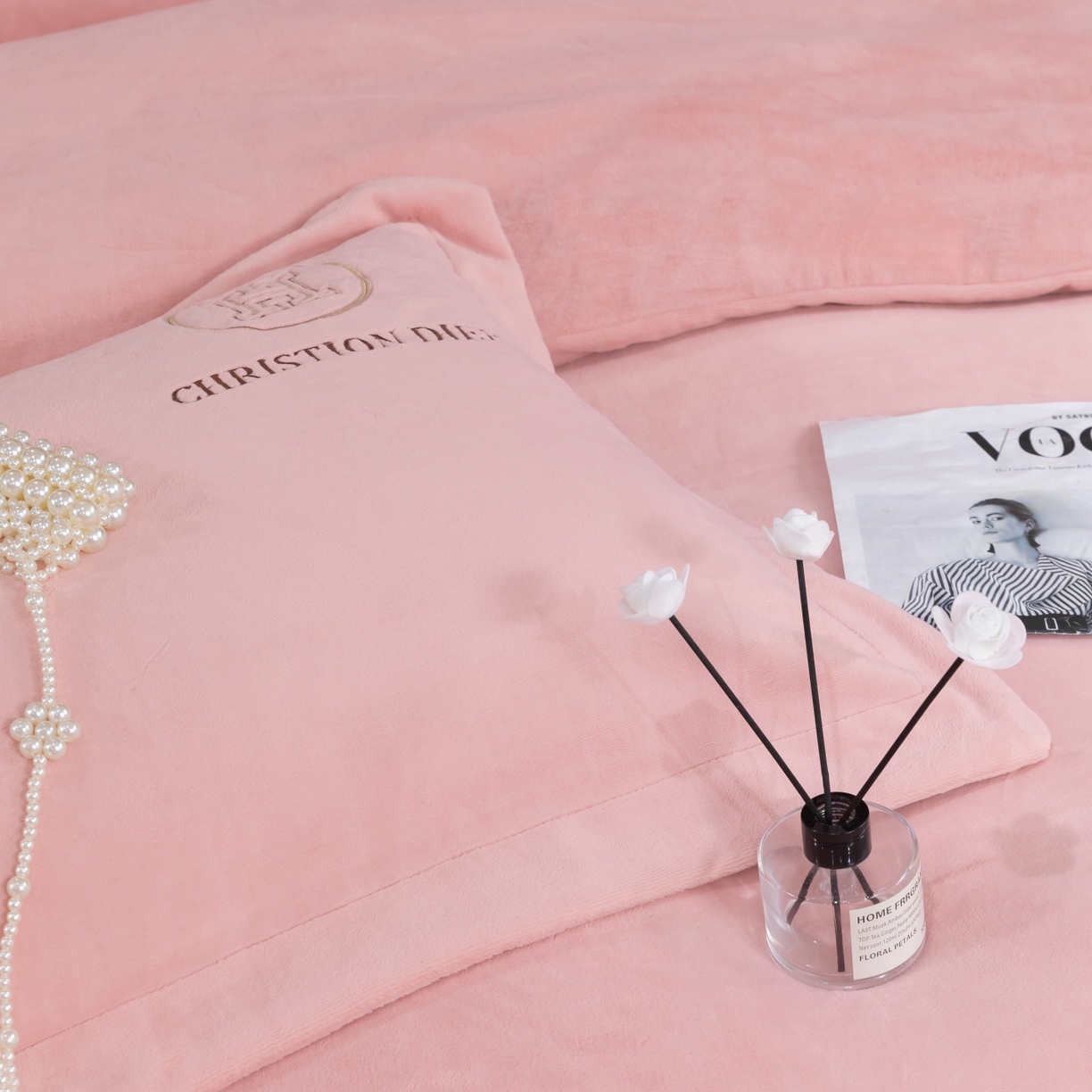 91家纺网 家纺一手货源 找家纺 优姿家纺 2025新款75D全光慕丝绒保暖四件套-摩登时代 摩登时代-豆沙