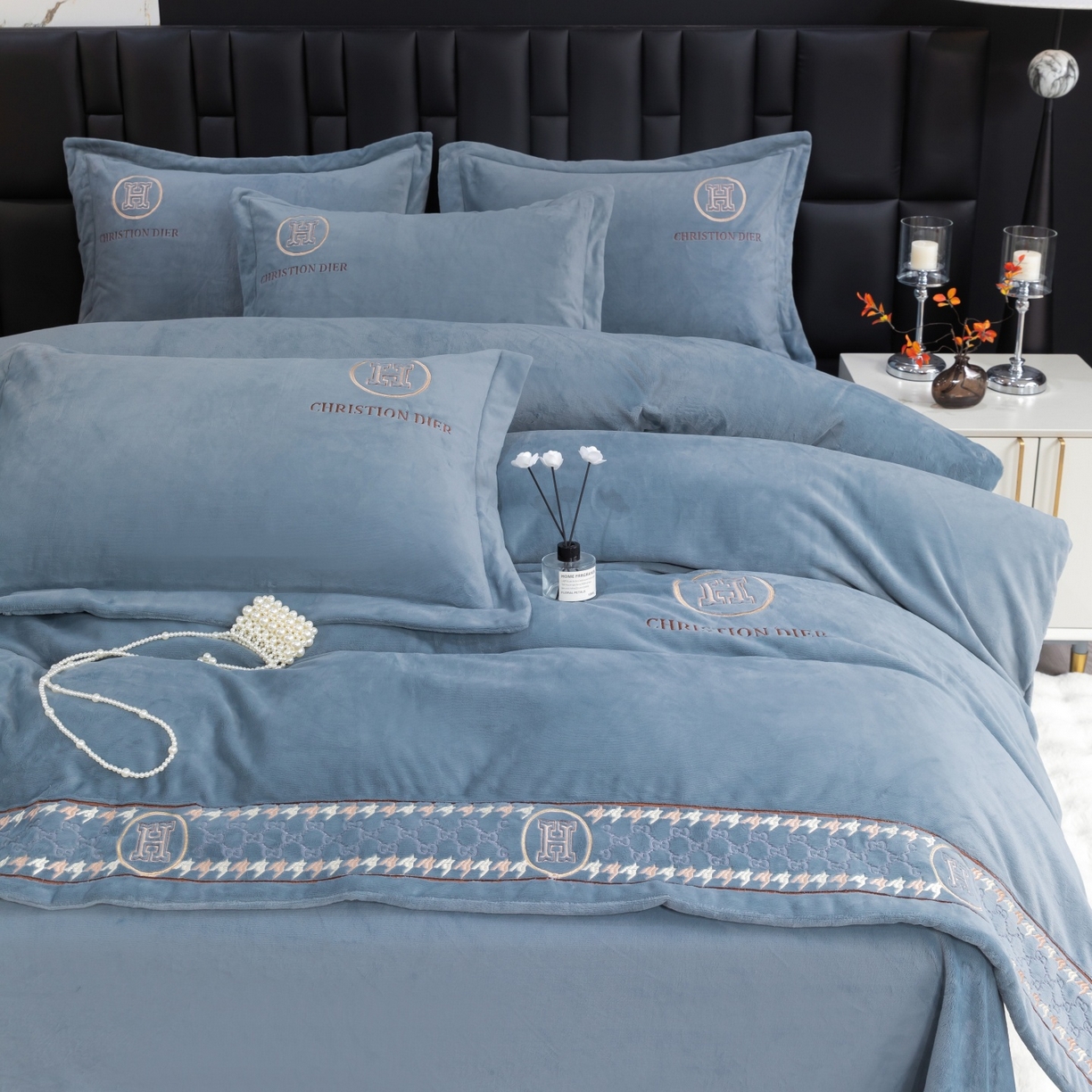 91家纺网 家纺一手货源 找家纺 优姿家纺 2025新款75D全光慕丝绒保暖四件套-摩登时代 摩登时代-高级灰