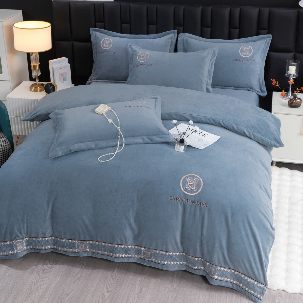 91家纺网 家纺一手货源 找家纺 优姿家纺 2025新款75D全光慕丝绒保暖四件套-摩登时代 摩登时代-高级灰