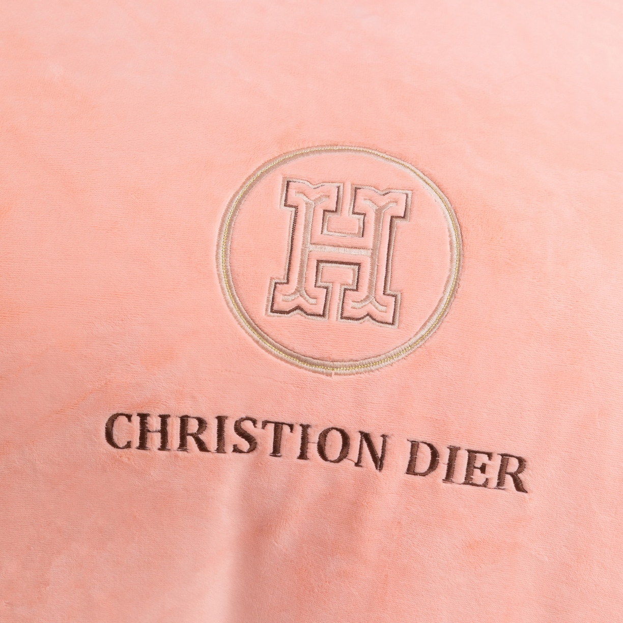 91家纺网 家纺一手货源 找家纺 优姿家纺 2025新款75D全光慕丝绒保暖四件套-摩登时代 摩登时代-粉玉