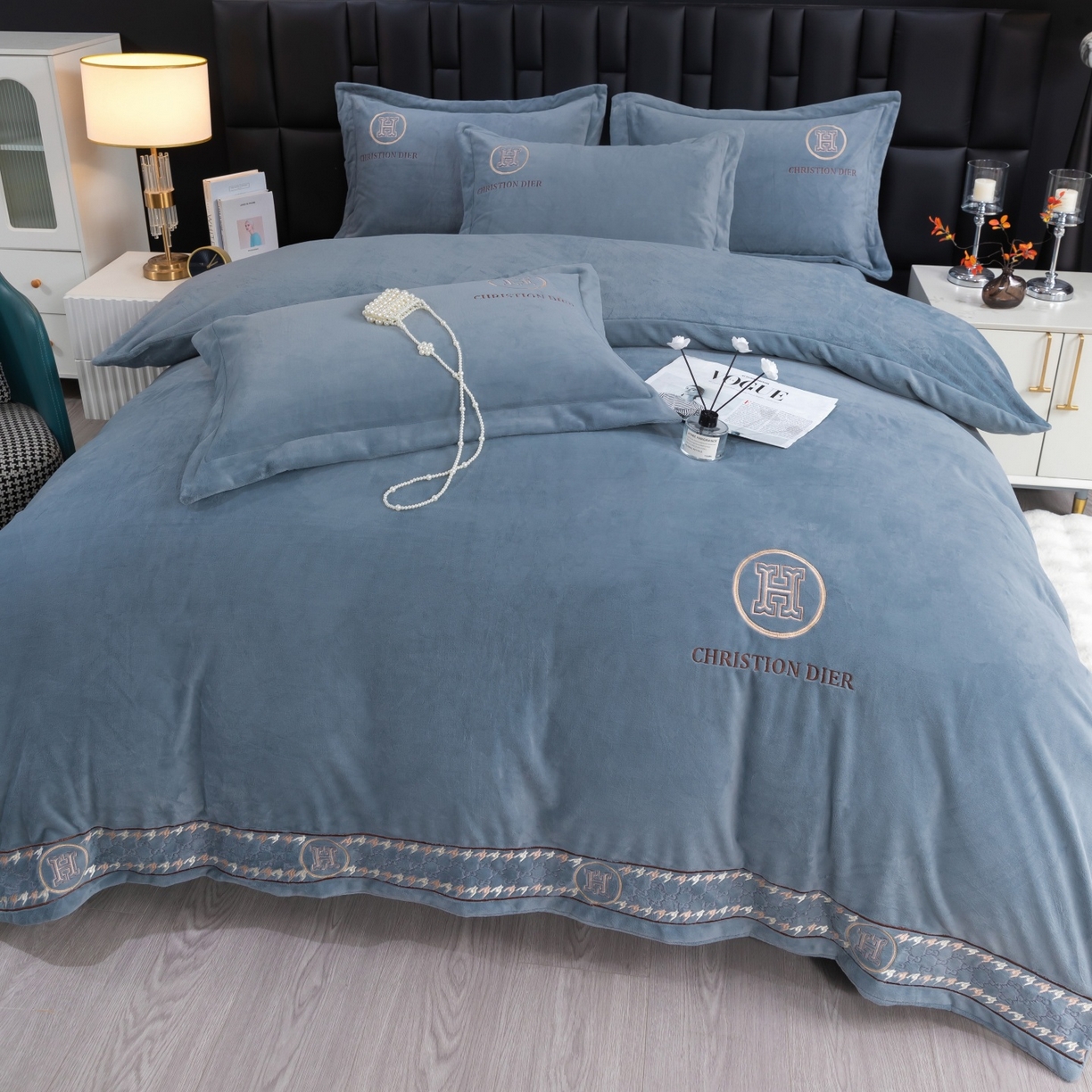 91家纺网 家纺一手货源 找家纺 优姿家纺 2025新款75D全光慕丝绒保暖四件套-摩登时代 摩登时代-高级灰