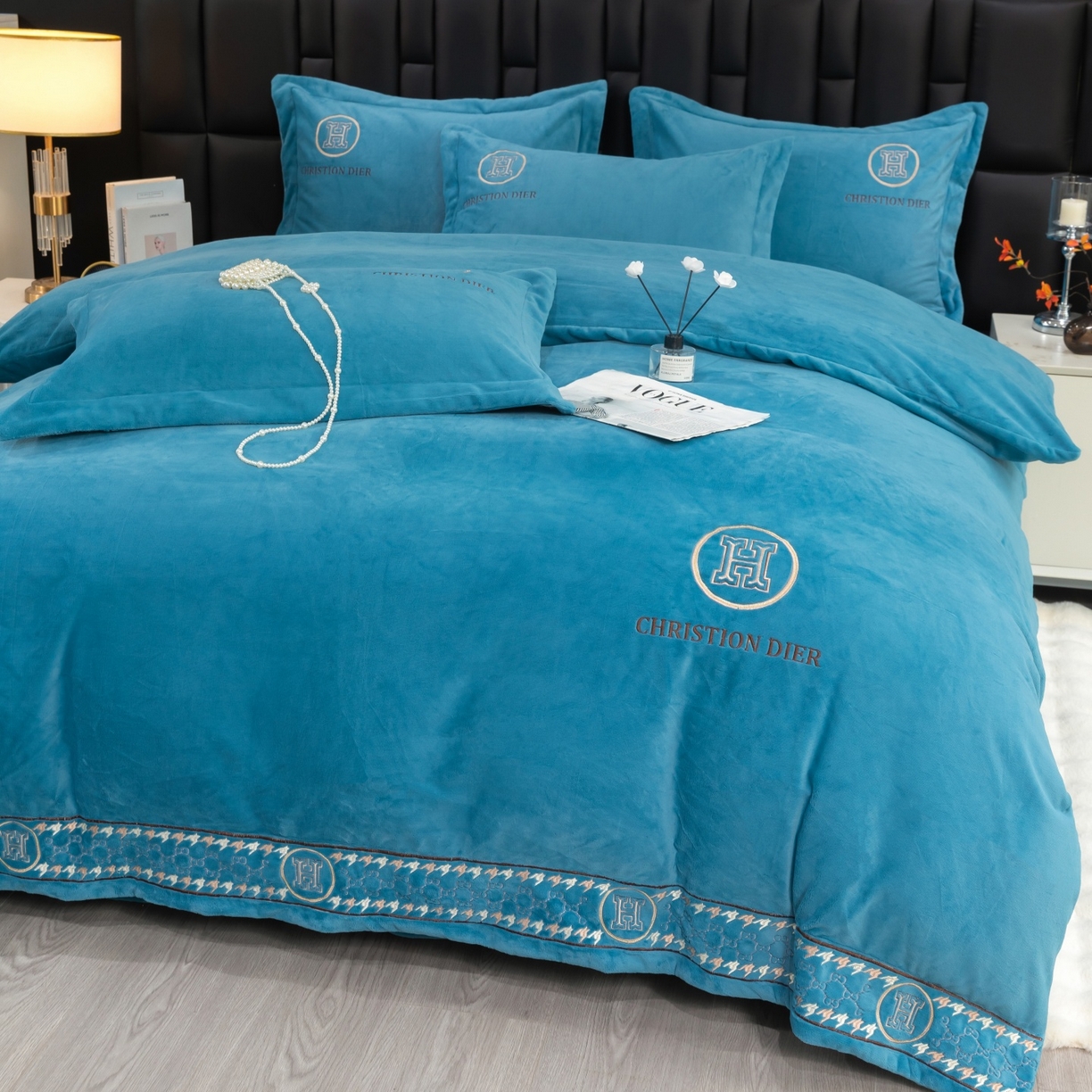 91家纺网 家纺一手货源 找家纺 （总）优姿家纺 2025新款75D全光慕丝绒保暖四件套-摩登时代