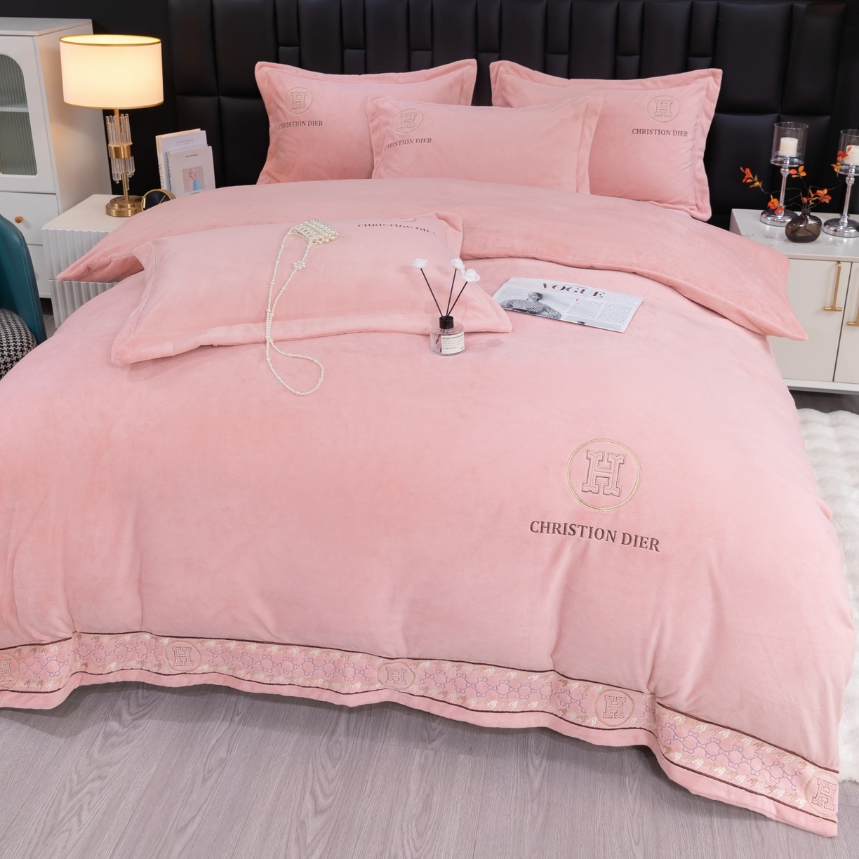 91家纺网 家纺一手货源 找家纺 优姿家纺 2025新款75D全光慕丝绒保暖四件套-摩登时代 摩登时代-豆沙