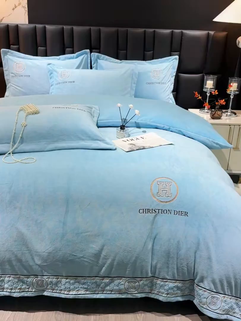 91家纺网 家纺一手货源 找家纺 优姿家纺 2025新款75D全光慕丝绒保暖四件套-摩登时代 摩登时代-天兰