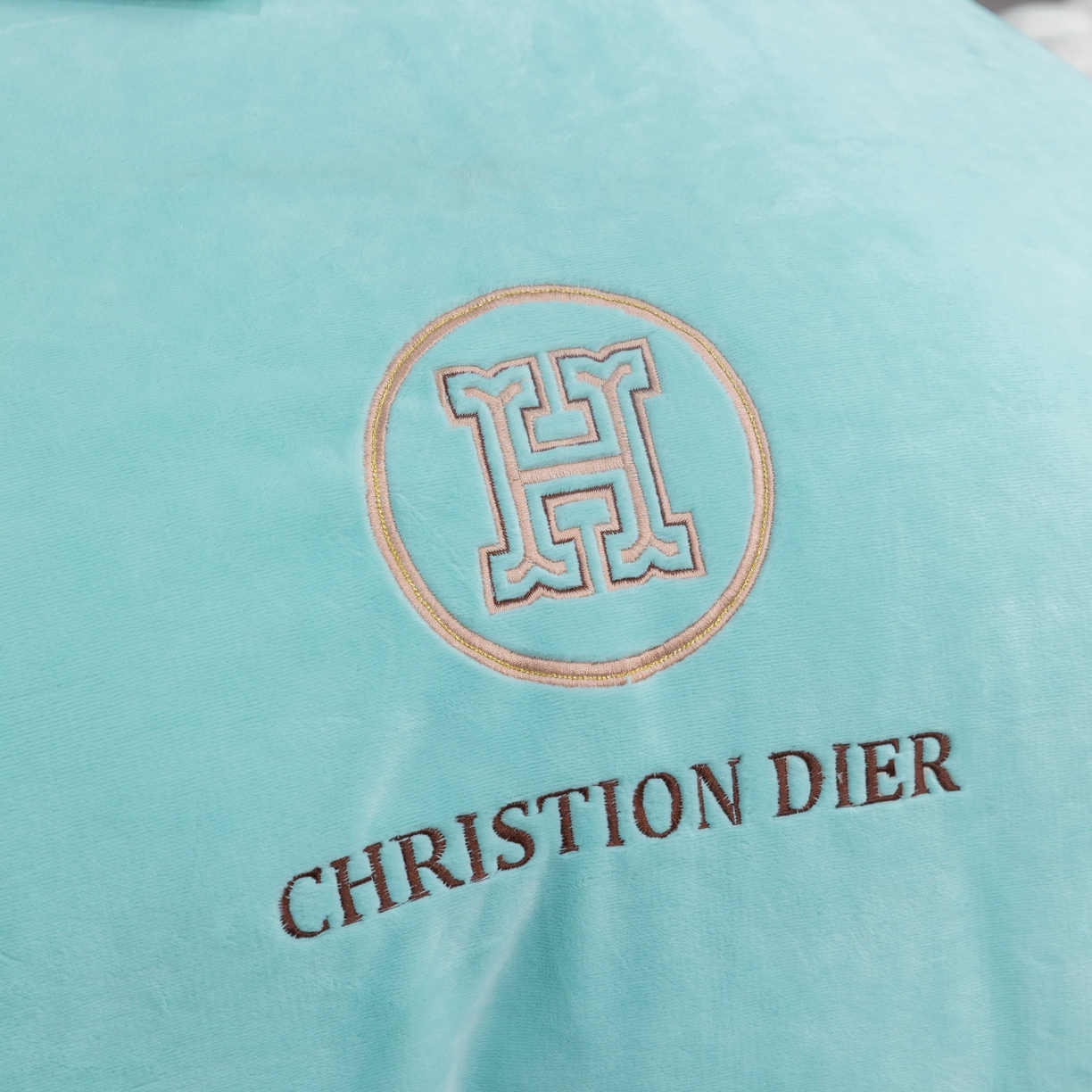 91家纺网 家纺一手货源 找家纺 优姿家纺 2025新款75D全光慕丝绒保暖四件套-摩登时代 摩登时代-湖兰