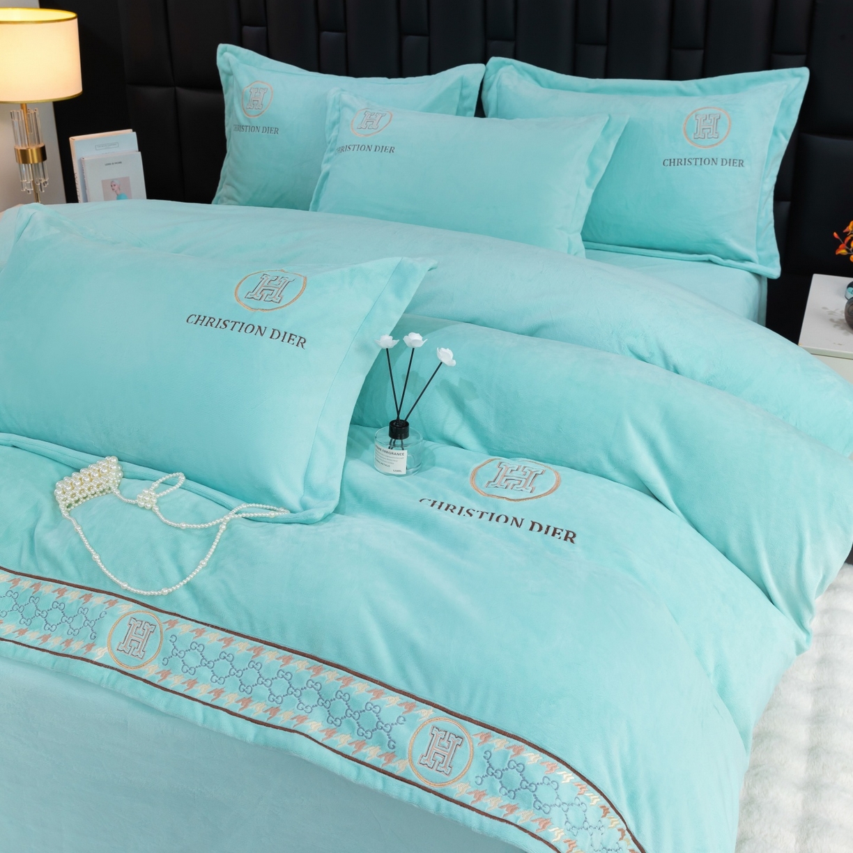 优姿家纺 2025新款75D全光慕丝绒保暖四件套-摩登时代 摩登时代-湖兰