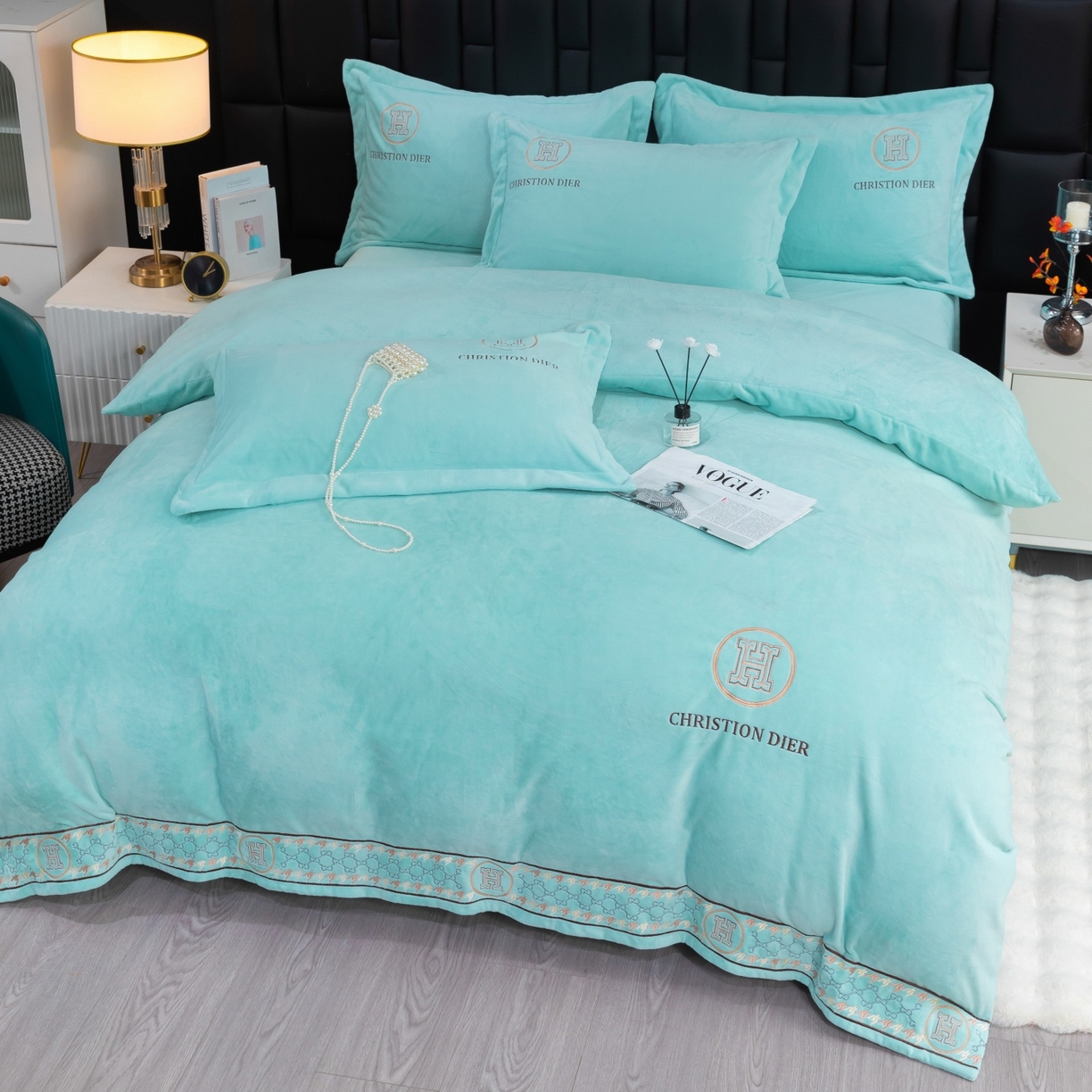 91家纺网 家纺一手货源 找家纺 优姿家纺 2025新款75D全光慕丝绒保暖四件套-摩登时代 摩登时代-湖兰