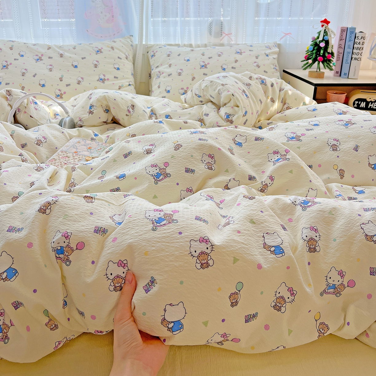 91家纺网 家纺一手货源 找家纺 奈颜 2025新款三丽鸥爆款云感双层纱印花四件套学生宿舍三件套-含防伪吊牌-提供买家秀 KT派对