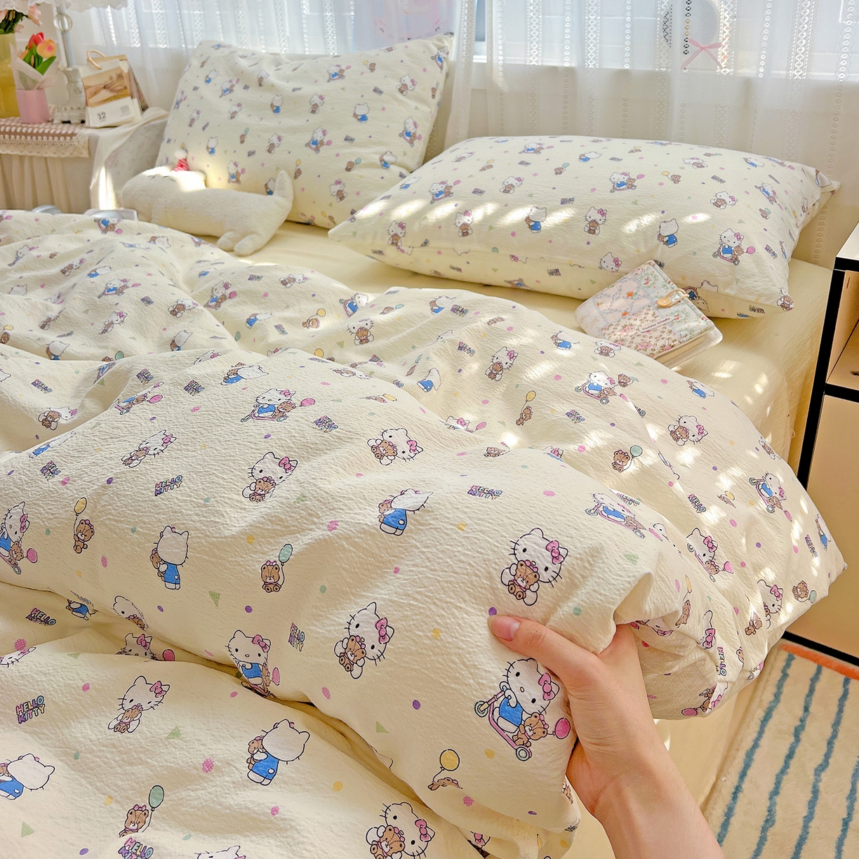 91家纺网 家纺一手货源 找家纺 奈颜 2025新款三丽鸥爆款云感双层纱印花四件套学生宿舍三件套-含防伪吊牌-提供买家秀 KT派对