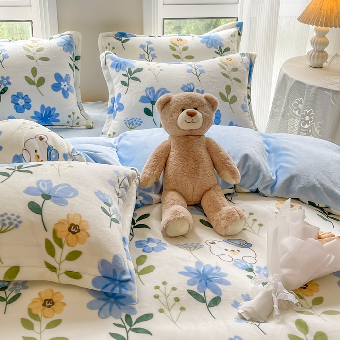 91家纺网 家纺一手货源 找家纺 宝薇 2025新款加厚保暖简约风小版印花牛奶绒四件套 蓝色心情