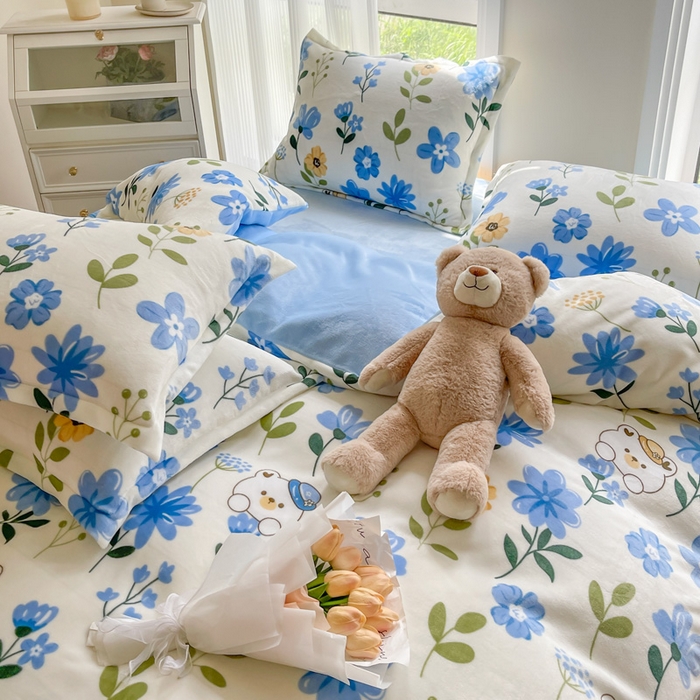 91家纺网 家纺一手货源 找家纺 宝薇 2025新款加厚保暖简约风小版印花牛奶绒四件套 蓝色心情