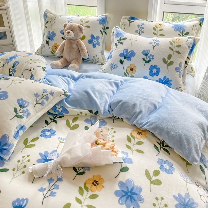 91家纺网 家纺一手货源 找家纺 宝薇 2025新款加厚保暖简约风小版印花牛奶绒四件套 蓝色心情