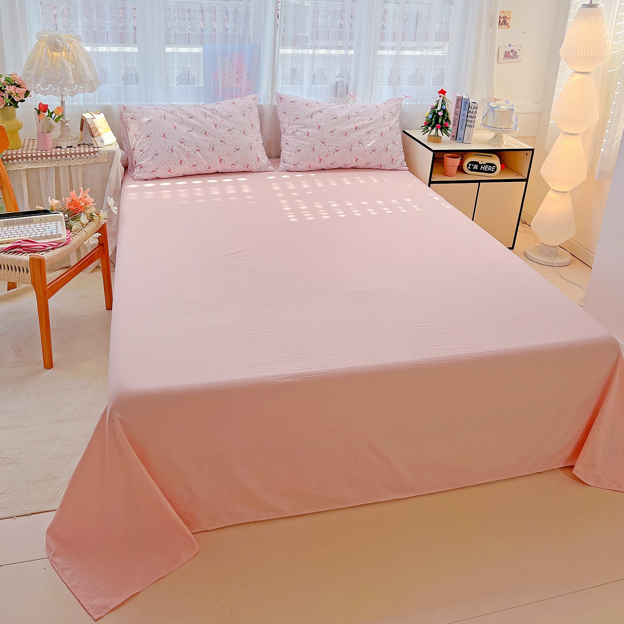 91家纺网 家纺一手货源 找家纺 奈颜 2025新款三丽鸥爆款云感双层纱印花四件套学生宿舍三件套-含防伪吊牌-提供买家秀 蛋糕KT猫-浅粉