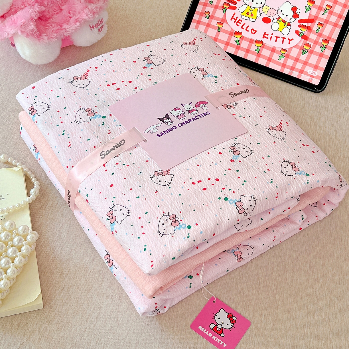 91家纺网 家纺一手货源 找家纺 奈颜 2025新款三丽鸥爆款云感双层纱印花四件套学生宿舍三件套-含防伪吊牌-提供买家秀 蛋糕KT猫-浅粉