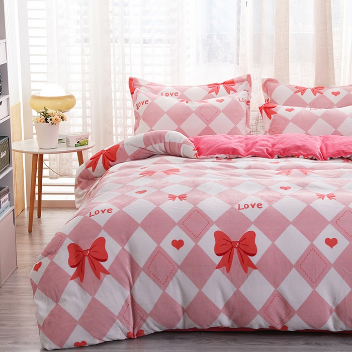 91家纺网 家纺一手货源 找家纺 宝薇 2025新款加厚保暖简约风小版印花牛奶绒四件套 蝴蝶结