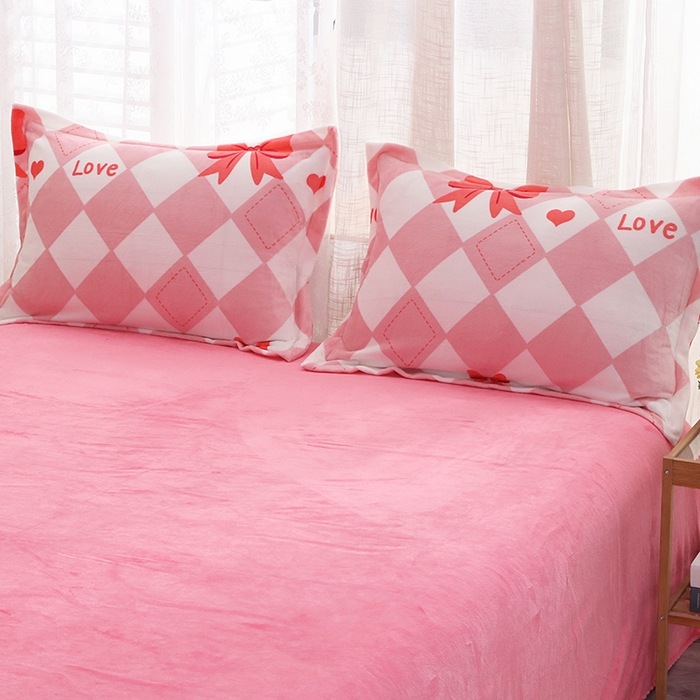 91家纺网 家纺一手货源 找家纺 宝薇 2025新款加厚保暖简约风小版印花牛奶绒四件套 蝴蝶结