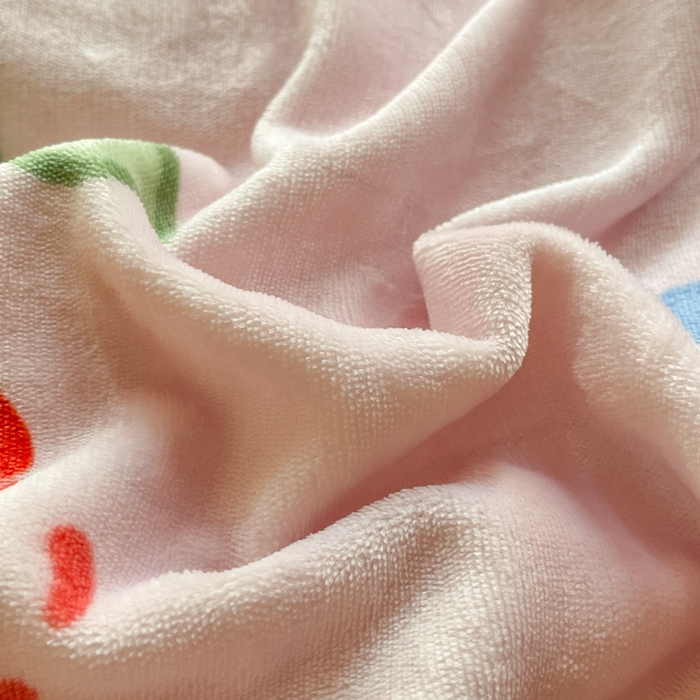 91家纺网 家纺一手货源 找家纺 宝薇 2025新款加厚保暖简约风小版印花牛奶绒四件套 大樱桃