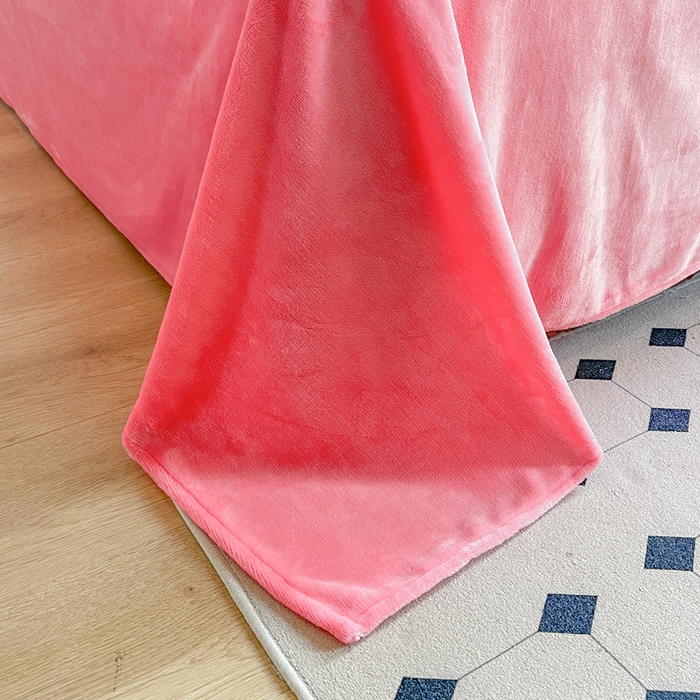 91家纺网 家纺一手货源 找家纺 宝薇 2025新款加厚保暖简约风小版印花牛奶绒四件套 大樱桃