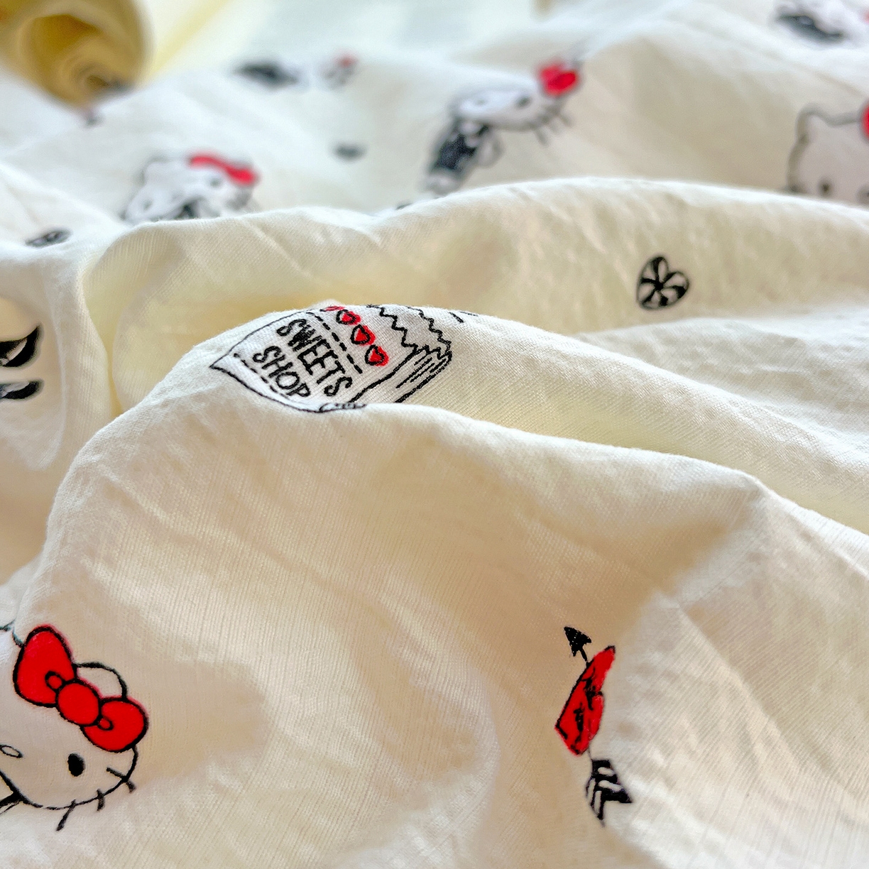 91家纺网 家纺一手货源 找家纺 奈颜 2025新款三丽鸥爆款云感双层纱印花四件套学生宿舍三件套-含防伪吊牌-提供买家秀 嗨皮KT