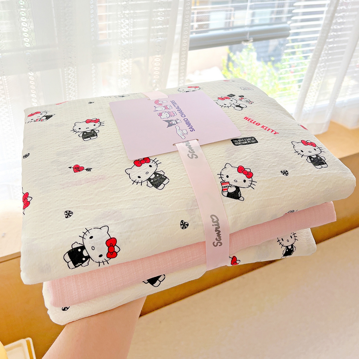 91家纺网 家纺一手货源 找家纺 奈颜 2025新款三丽鸥爆款云感双层纱印花四件套学生宿舍三件套-含防伪吊牌-提供买家秀 嗨皮KT