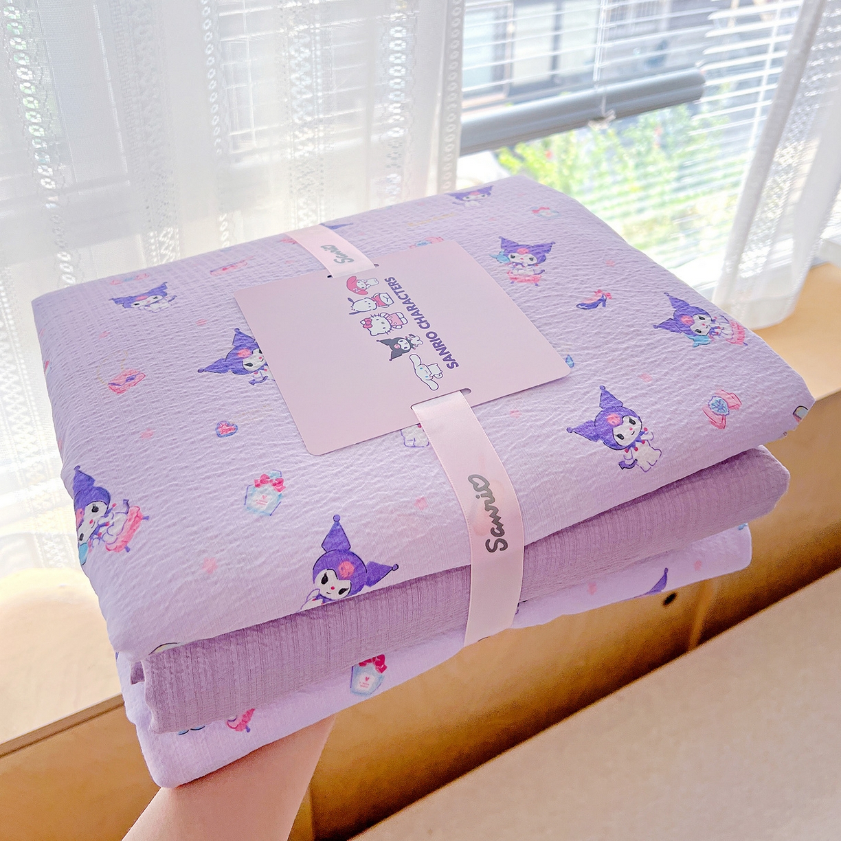 91家纺网 家纺一手货源 找家纺 奈颜 2025新款三丽鸥爆款云感双层纱印花四件套学生宿舍三件套-含防伪吊牌-提供买家秀 库洛米-浅紫