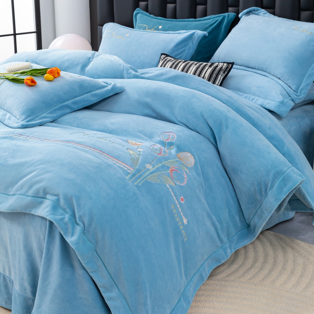 91家纺网 家纺一手货源 找家纺 优姿家纺 2025新款10斤牛奶绒宽边绣花保暖四件套-郁金花香 郁金花香-天兰