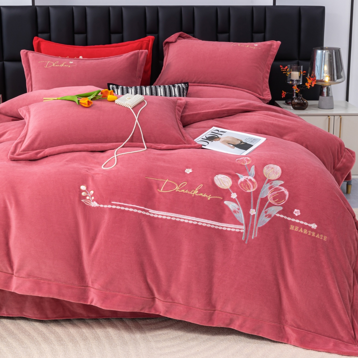 91家纺网 家纺一手货源 找家纺 优姿家纺 2025新款10斤牛奶绒宽边绣花保暖四件套-郁金花香 郁金花香-皮红