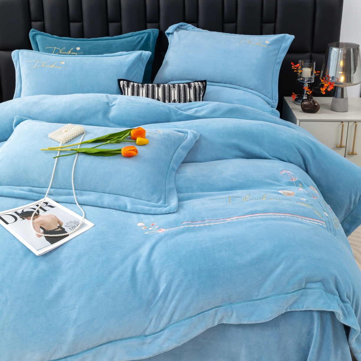 91家纺网 家纺一手货源 找家纺 优姿家纺 2025新款10斤牛奶绒宽边绣花保暖四件套-郁金花香 郁金花香-天兰