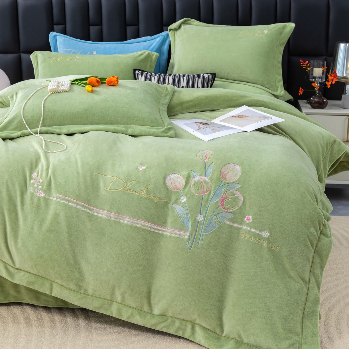 91家纺网 家纺一手货源 找家纺 优姿家纺 2025新款10斤牛奶绒宽边绣花保暖四件套-郁金花香 郁金花香-抹茶绿