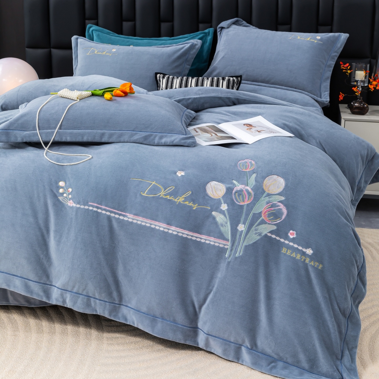 91家纺网 家纺一手货源 找家纺 优姿家纺 2025新款10斤牛奶绒宽边绣花保暖四件套-郁金花香 郁金花香-典雅灰