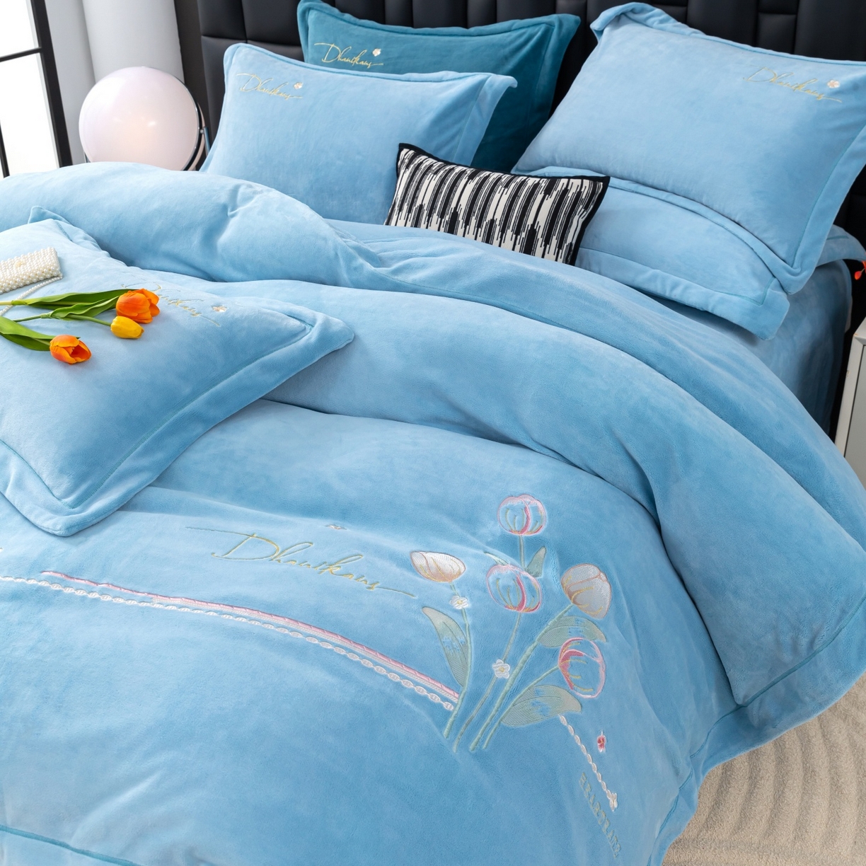 91家纺网 家纺一手货源 找家纺 优姿家纺 2025新款10斤牛奶绒宽边绣花保暖四件套-郁金花香 郁金花香-天兰