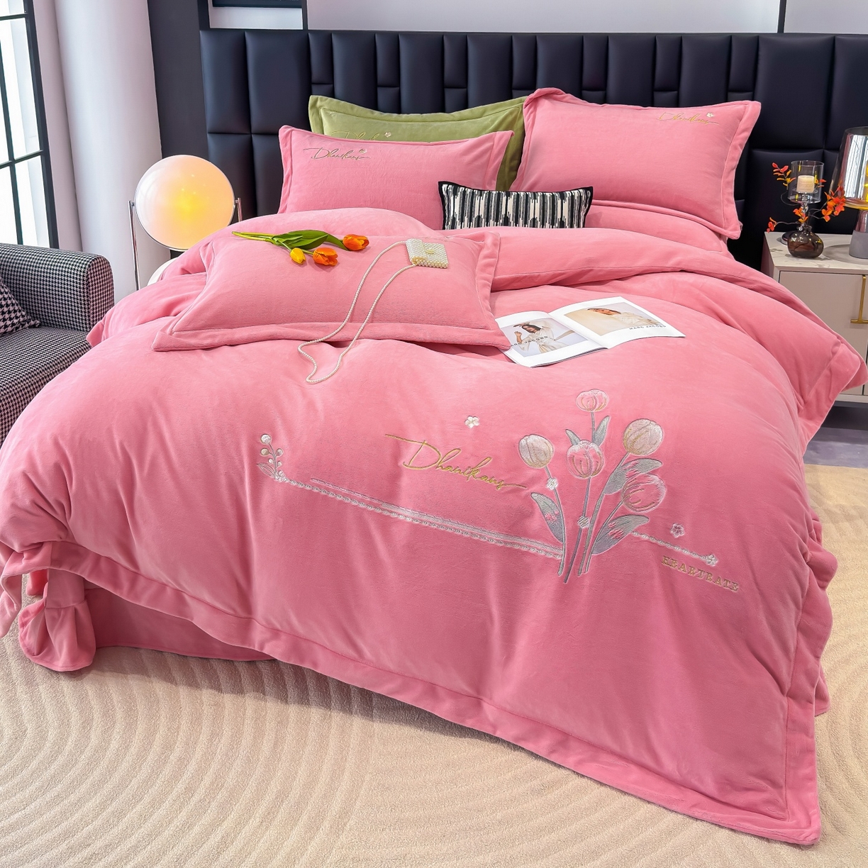 91家纺网 家纺一手货源 找家纺 优姿家纺 2025新款10斤牛奶绒宽边绣花保暖四件套-郁金花香 郁金花香-粉