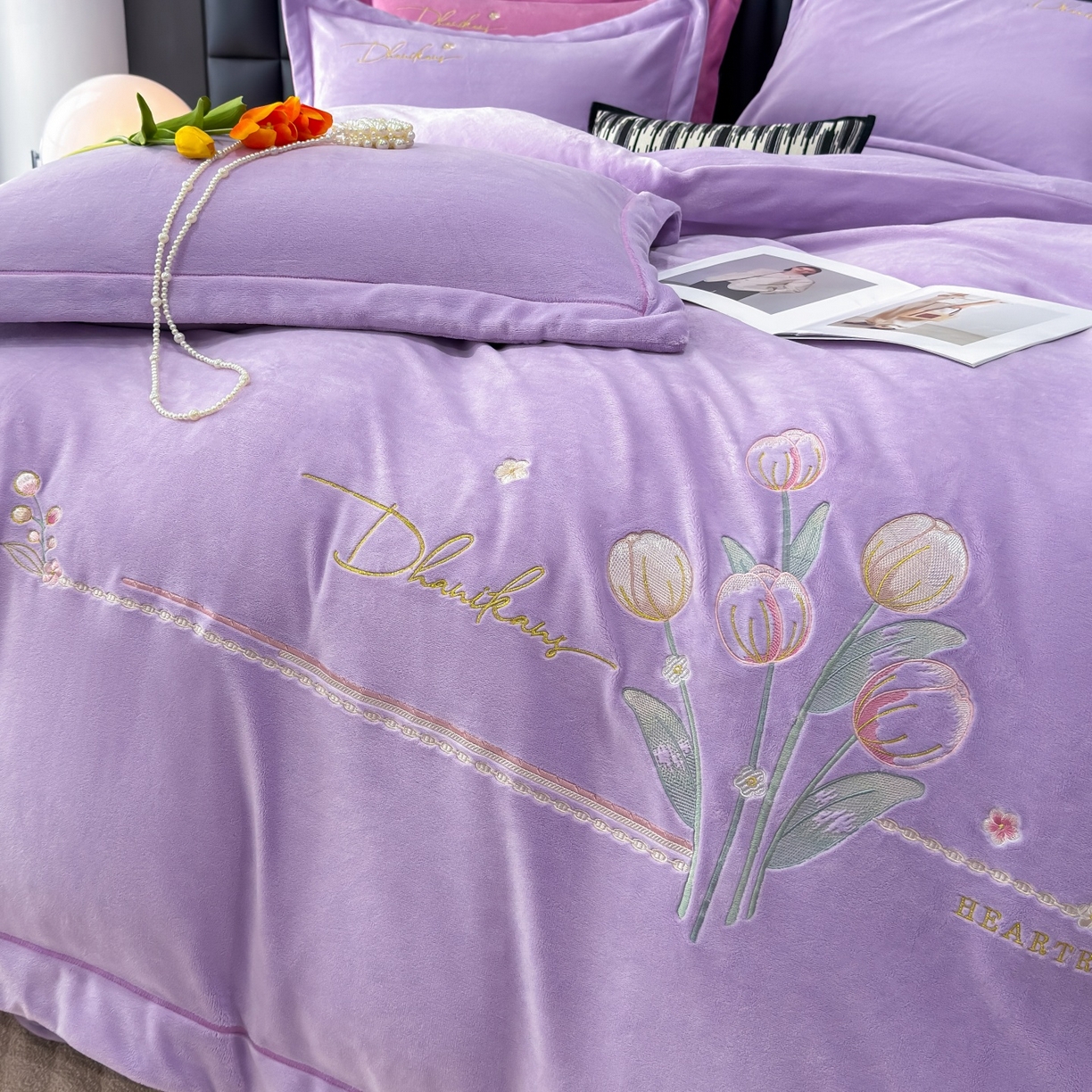 91家纺网 家纺一手货源 找家纺 优姿家纺 2025新款10斤牛奶绒宽边绣花保暖四件套-郁金花香 郁金花香-千代紫