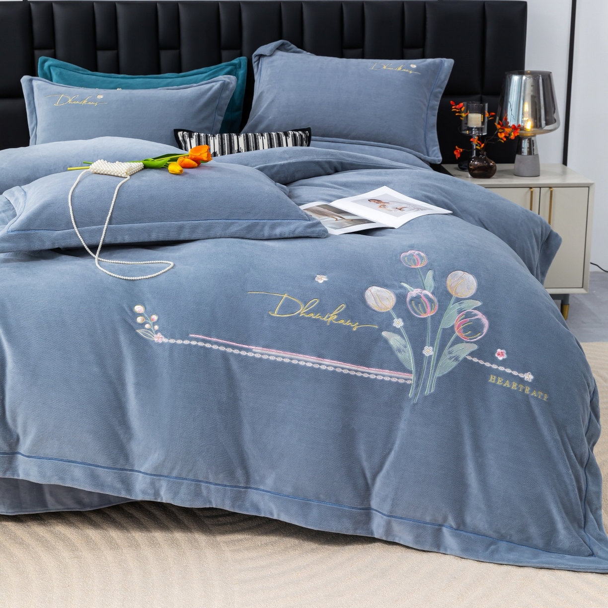 91家纺网 家纺一手货源 找家纺 优姿家纺 2025新款10斤牛奶绒宽边绣花保暖四件套-郁金花香 郁金花香-典雅灰