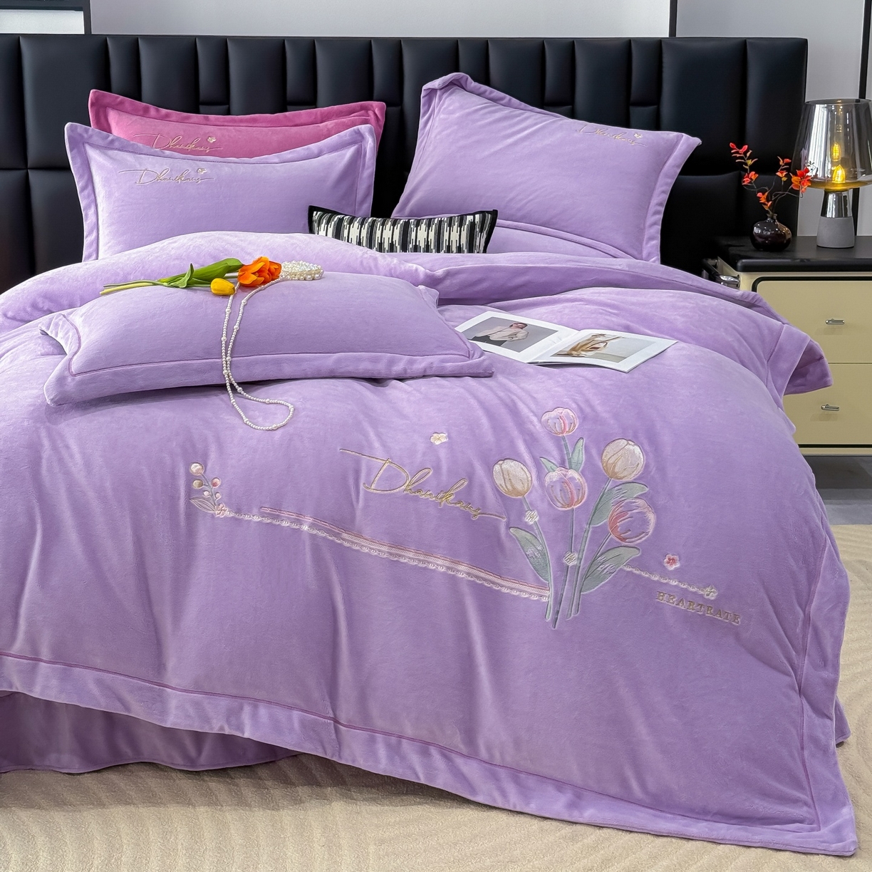 91家纺网 家纺一手货源 找家纺 优姿家纺 2025新款10斤牛奶绒宽边绣花保暖四件套-郁金花香 郁金花香-千代紫