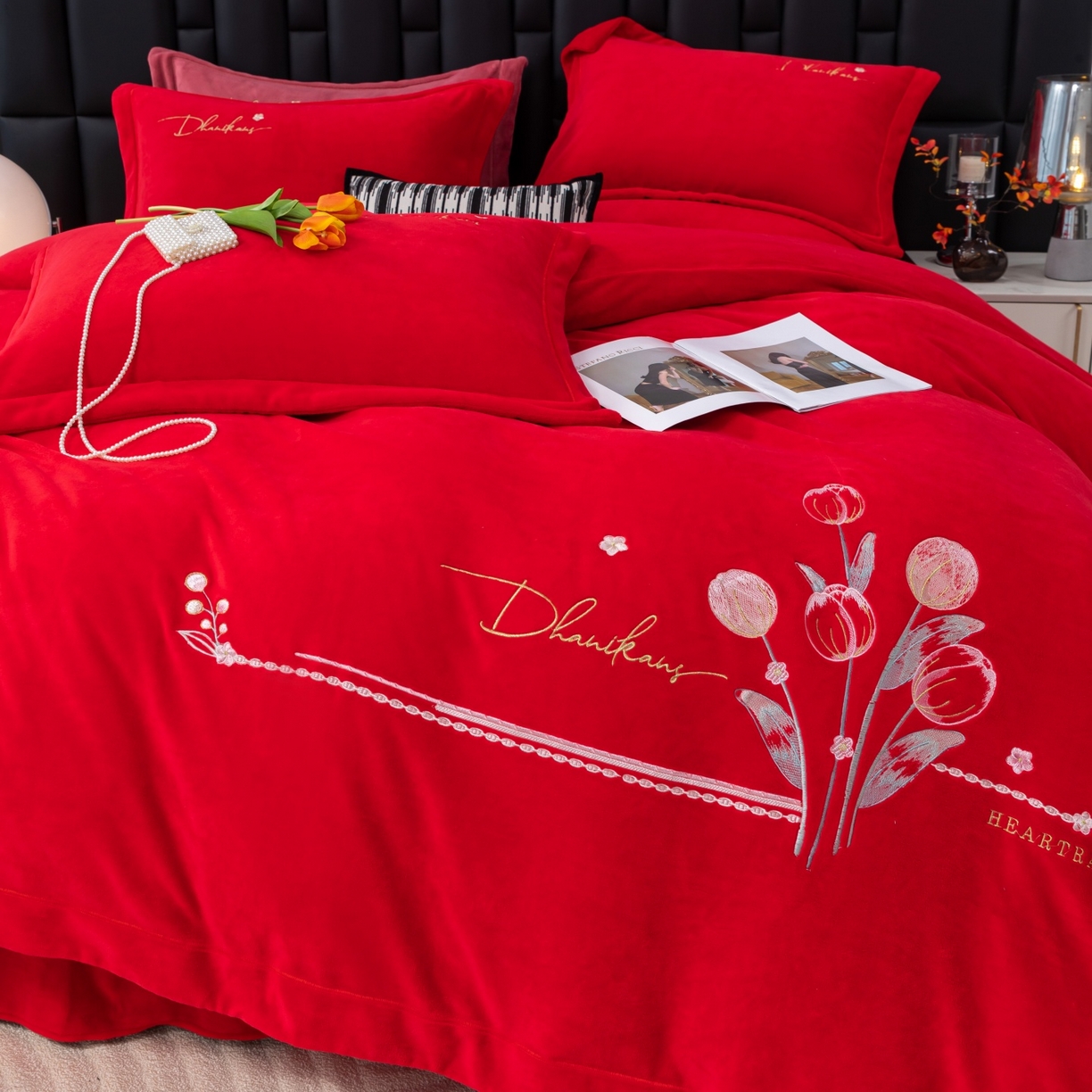 91家纺网 家纺一手货源 找家纺 优姿家纺 2025新款10斤牛奶绒宽边绣花保暖四件套-郁金花香 郁金花香-大红