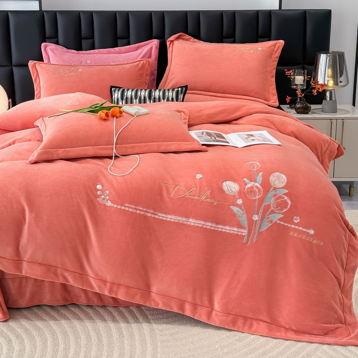 91家纺网 家纺一手货源 找家纺 优姿家纺 2025新款10斤牛奶绒宽边绣花保暖四件套-郁金花香 郁金花香-桔