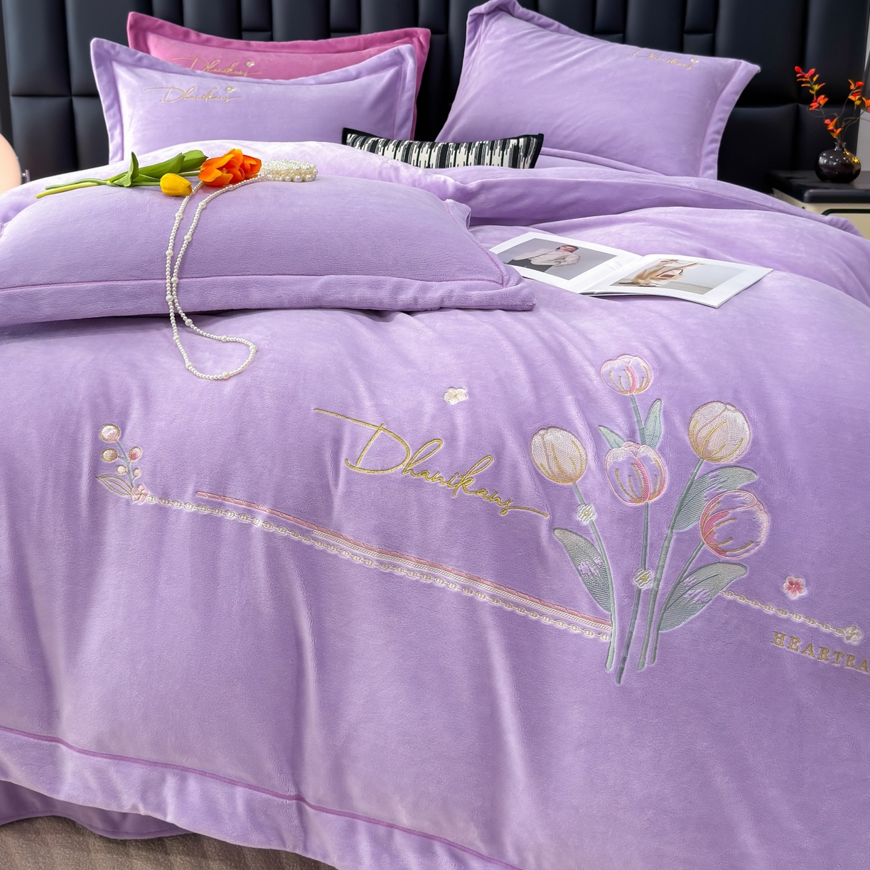 91家纺网 家纺一手货源 找家纺 优姿家纺 2025新款10斤牛奶绒宽边绣花保暖四件套-郁金花香 郁金花香-千代紫