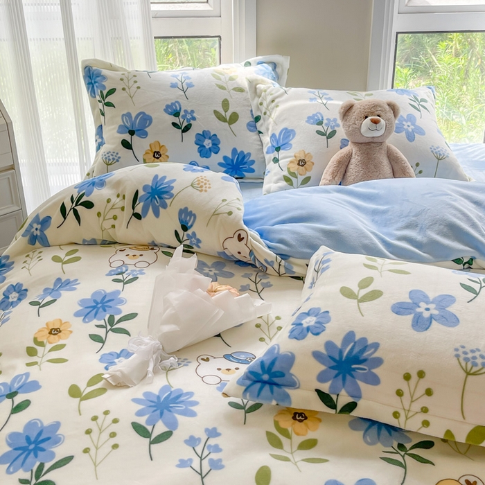 91家纺网 家纺一手货源 找家纺 宝薇 2025新款加厚保暖简约风小版印花牛奶绒四件套 蓝色心情