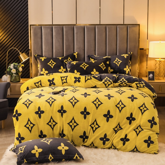 91家纺网 家纺一手货源 找家纺 宝薇 2025新款加厚保暖简约风小版印花牛奶绒四件套 大咖-黄